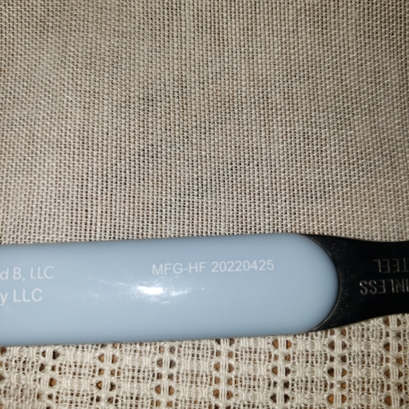 Original Elf on the Shelf 2022 Hot Cocoa Mug with Spoon - Picture 9 of 10